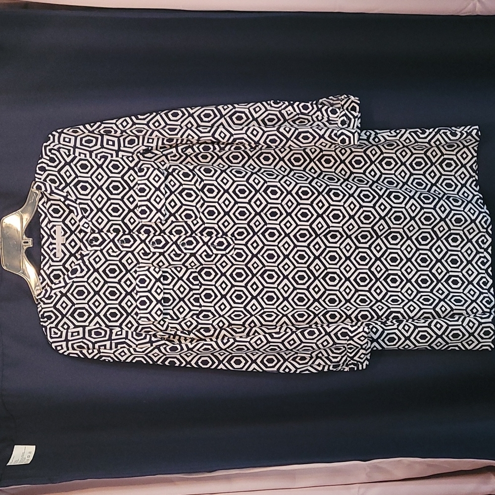 Gap, size small dress shirt black and white